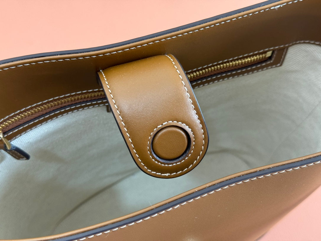 73 MEDIUM BUCKET BAG 27.5 IN BROWN SMOOTH CALFSKIN