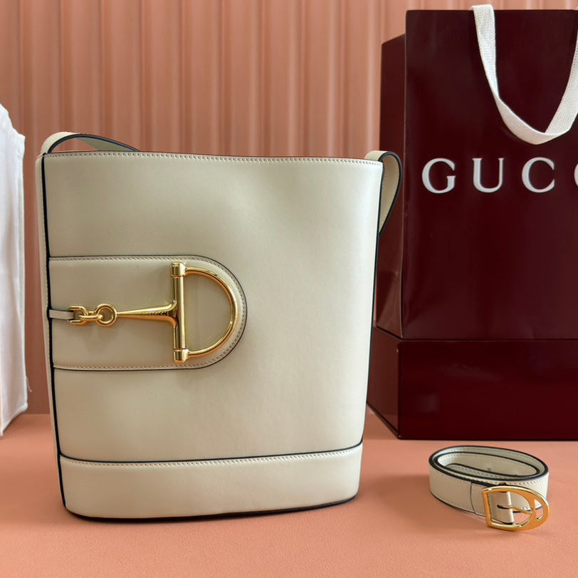 73 MEDIUM BUCKET BAG 27.5 IN OFF WHITE SMOOTH CALFSKIN