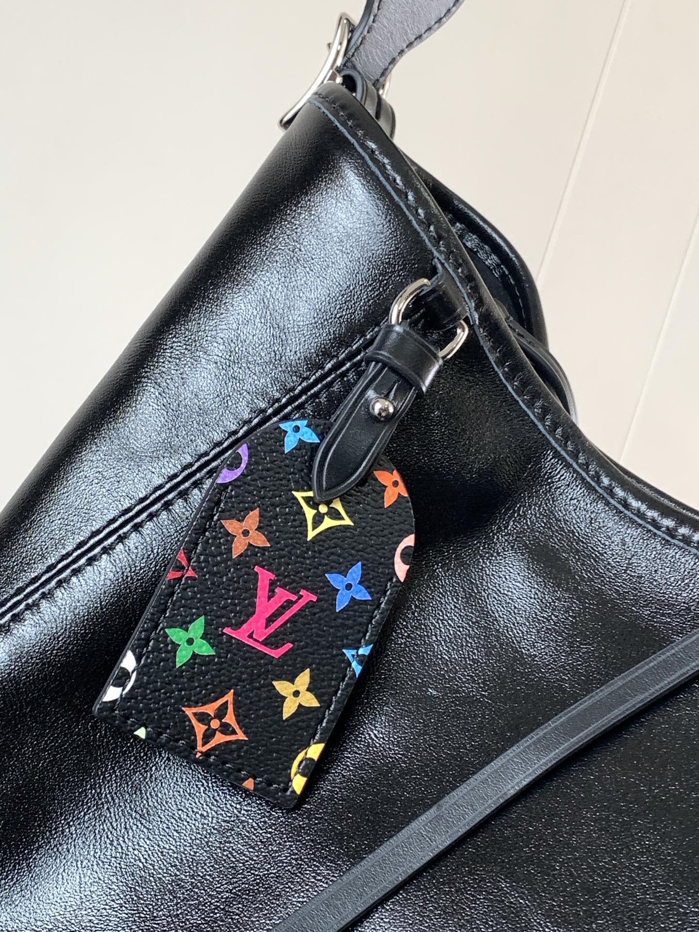 CARRYALL VIBE BAG 39 IN BLACK LAMBSKIN MONOGRAM PATTERN