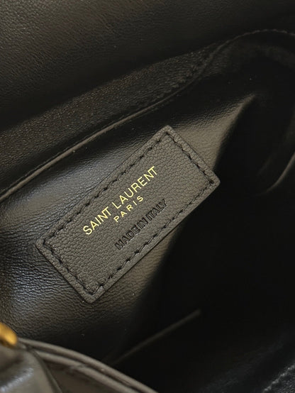 19 FLAP BUCKET BAG BLACK CALFSKIN