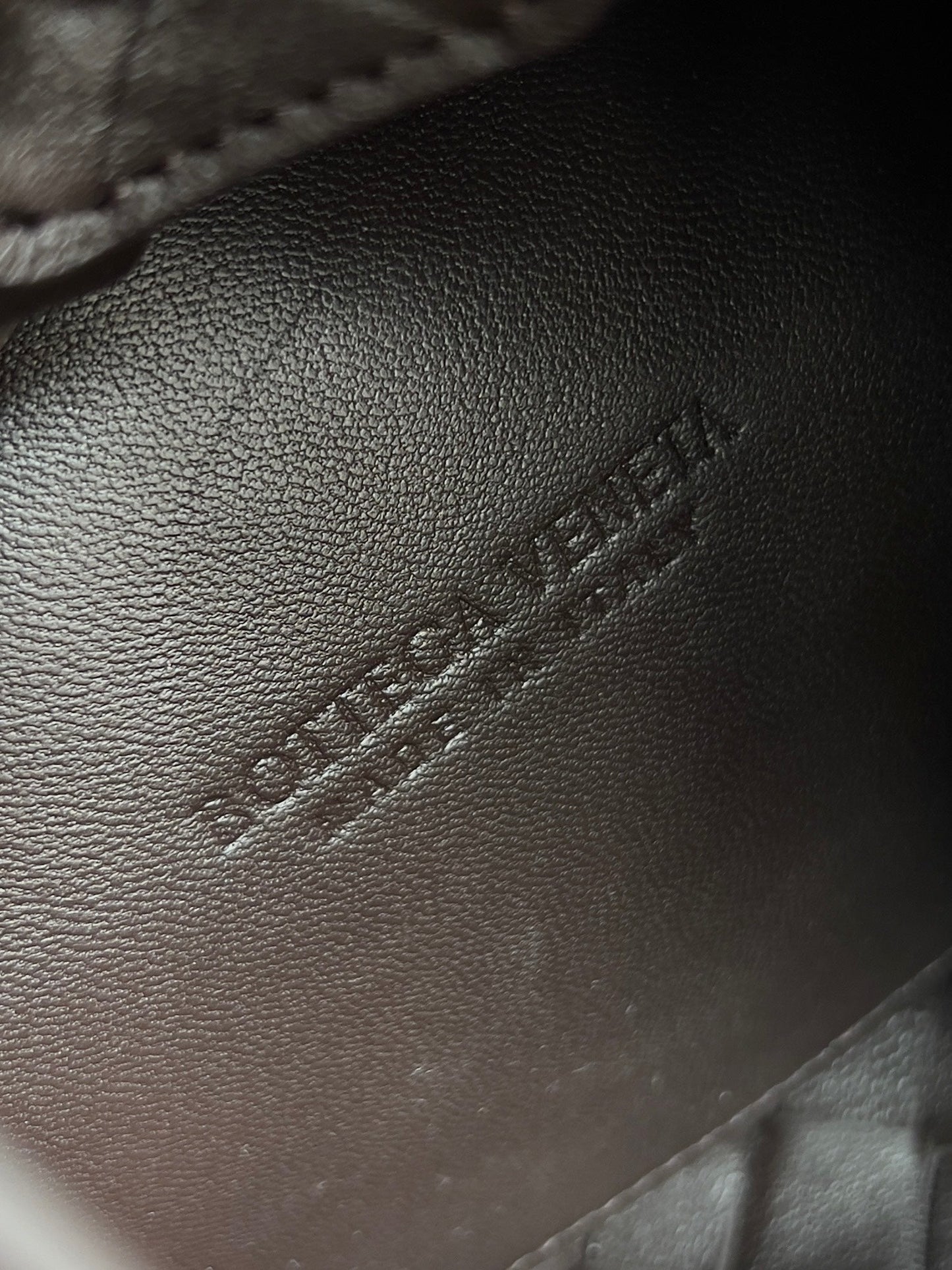 BV Small Parachute 21 Chocolate Lambskin Ghw