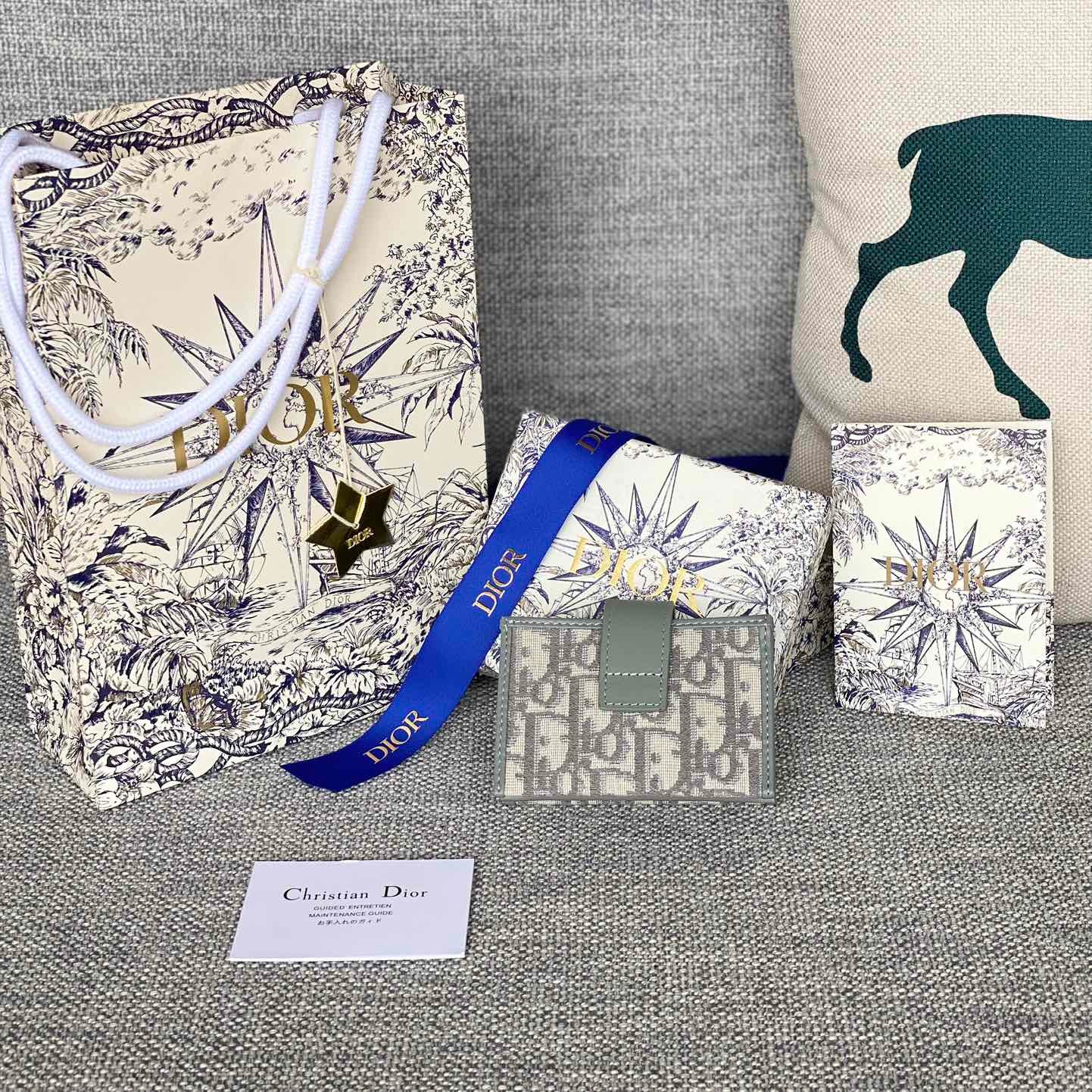 MONTAIGNE WALLET 11 IN OSLO GREY MONOGRAM OBLIQUE JACQUARD