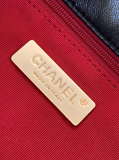 CC LARGE 30 HOBO BAG IN BLACK CALFSKIN MIX METAL HARDWARE