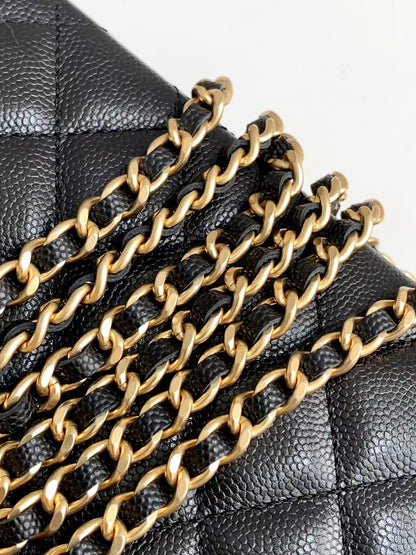 VANITY CASE 19 IN BLACK GRAINED CALFSKIN GOLD HARDWARE