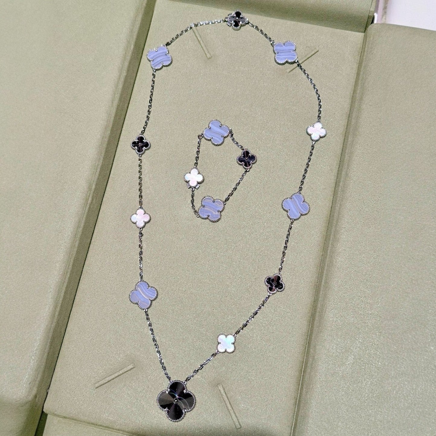 [Clover Jewelry]DETACHABLE CLOVER 15(11+4) FLOWER SILVER NECKLACE SET