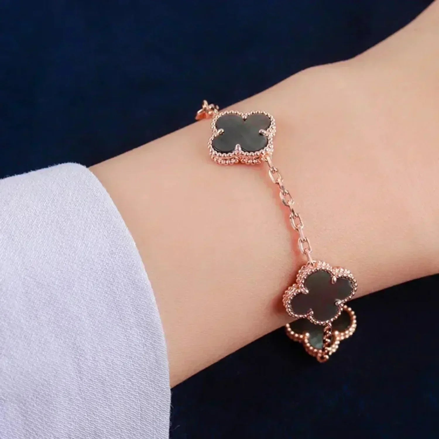 [Clover Jewelry]CLOVER 5 MOTIF GRAY MOP  BRACELET