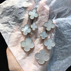 [Clover Schmuck]KLEE-OHRRINGE WEISS MOP 4 MOTIVE SILBER