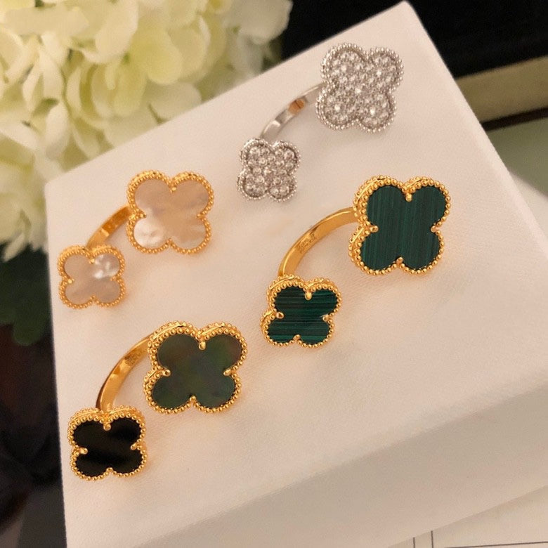 [Clover Jewelry]CLOVER BETWEEN THE FINGER RING