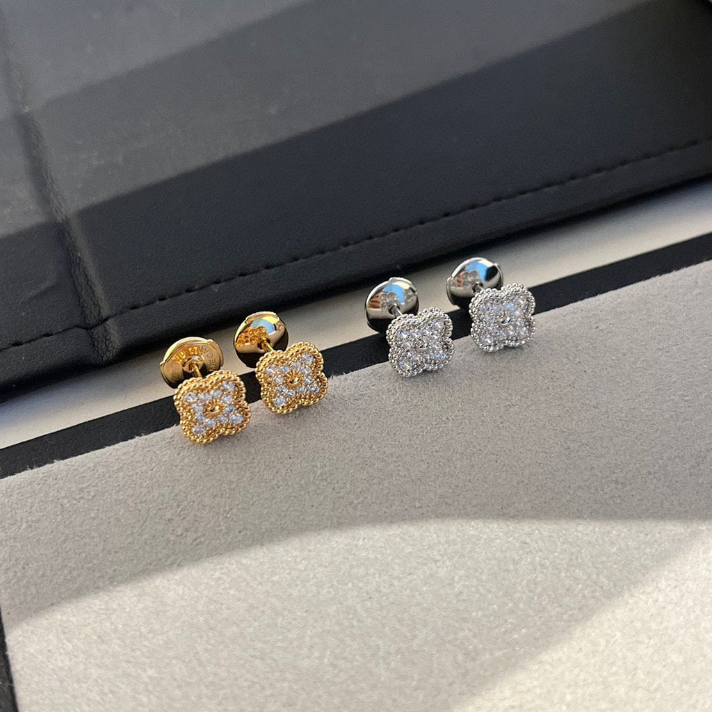 [クローバージュエリー]クローバーミニダイヤモンドスタッドピアス