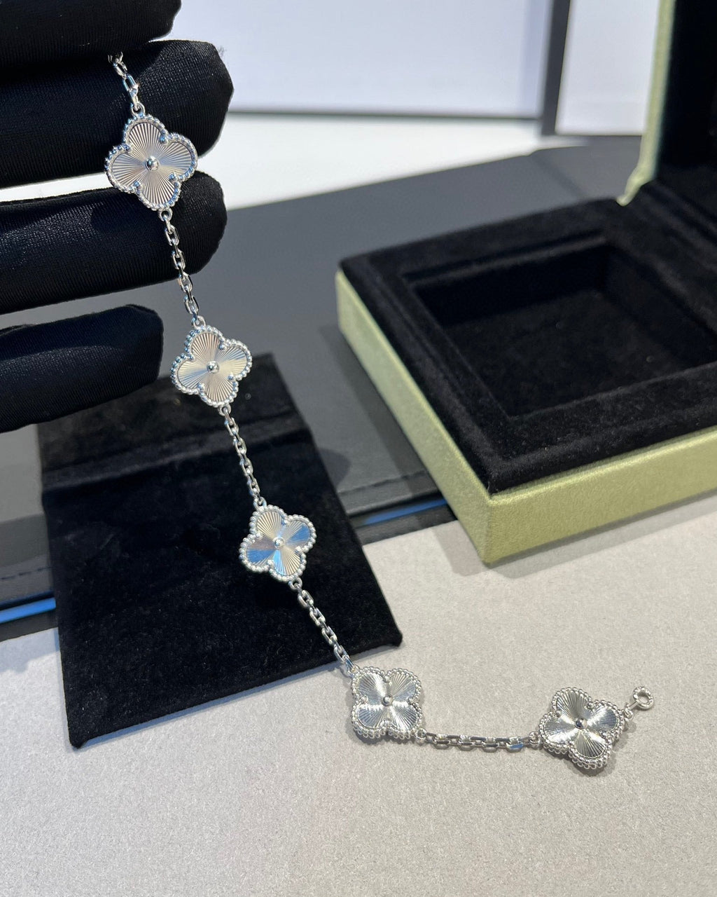[Clover Jewelry]クローバー シルバー 5モチーフ ブレスレット