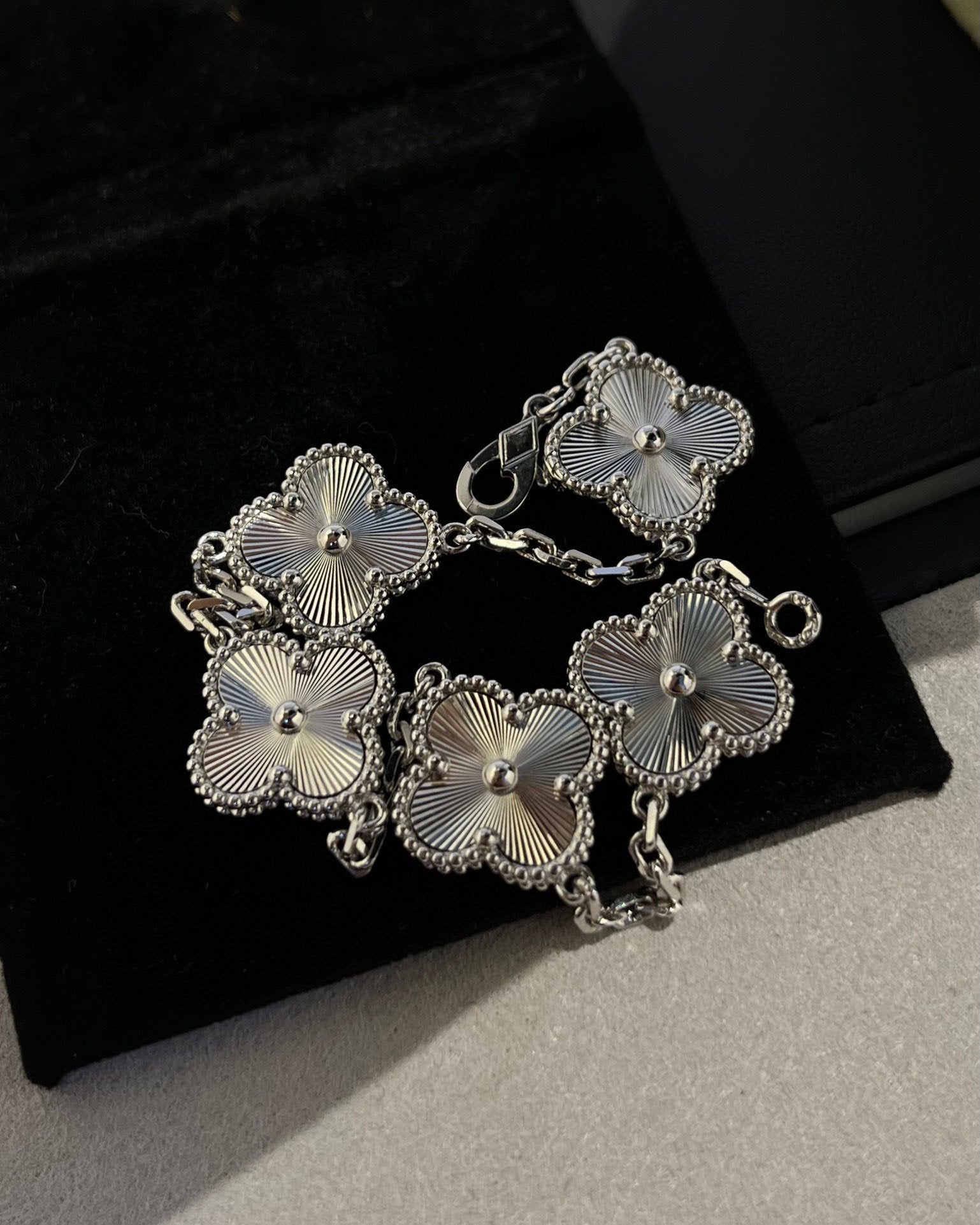 [Clover Jewelry]クローバー シルバー 5モチーフ ブレスレット